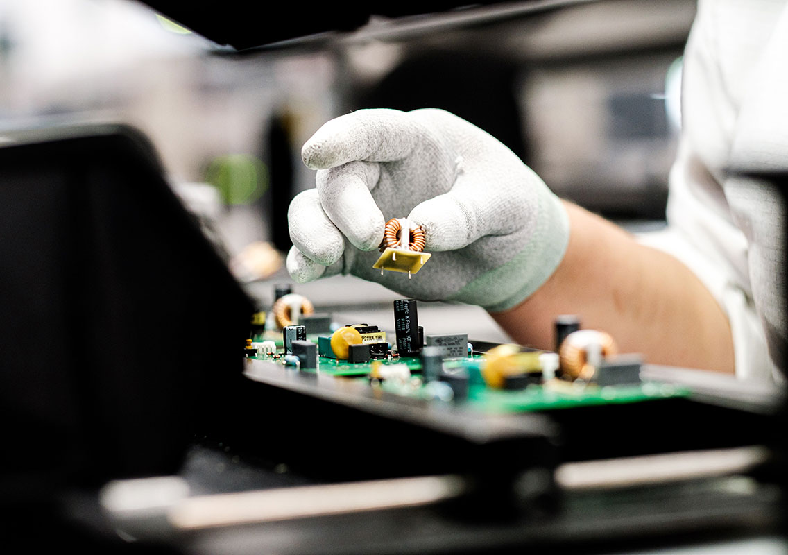 THT nyomtatott áramköri lapok összeszerelése Kontron Electronics Hungary Pécs