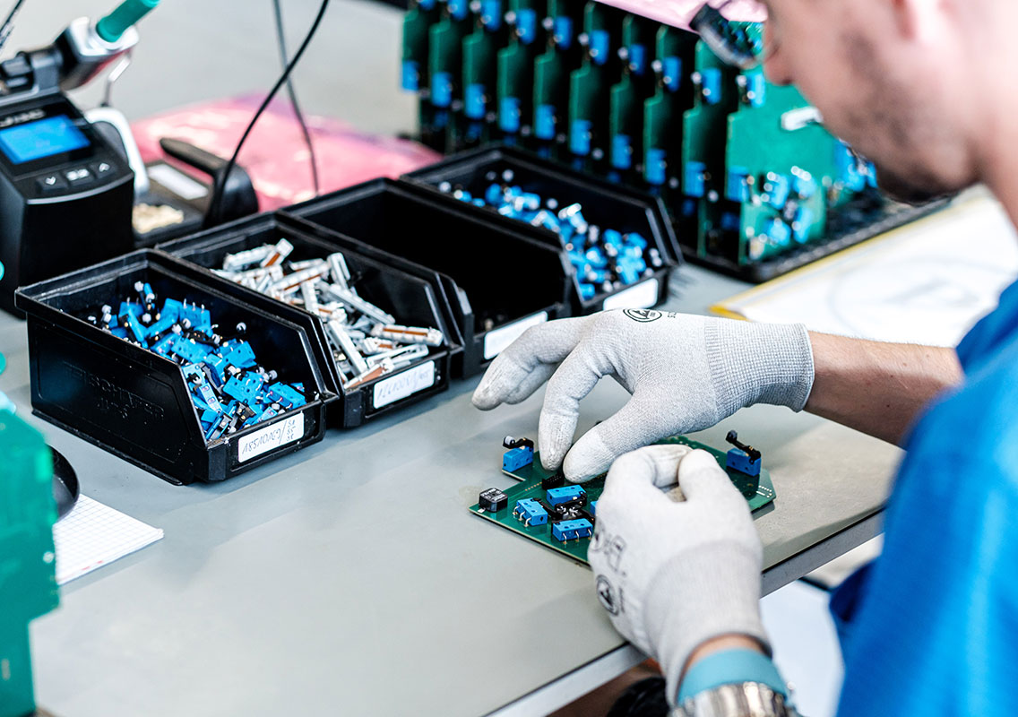 THT gyártás, THT lapok összeszerelése Kontron Electronics Hungary Tab